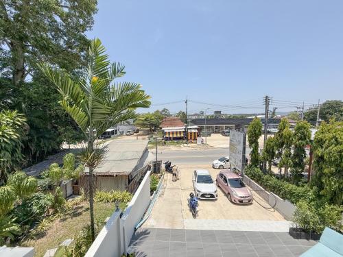 abundant eco hostel