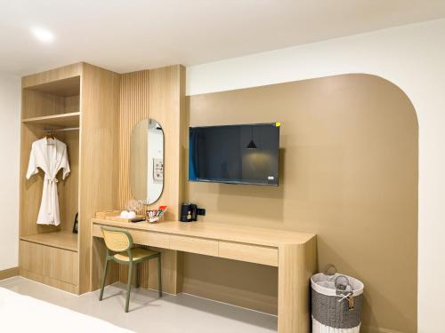 abundant eco hostel