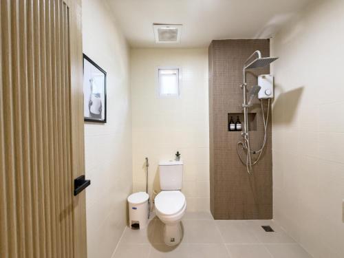 abundant eco hostel