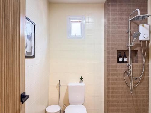 abundant eco hostel