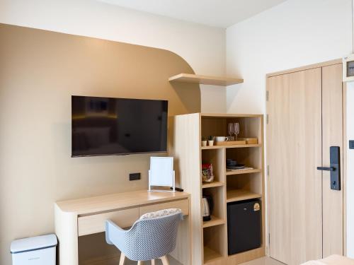abundant eco hostel