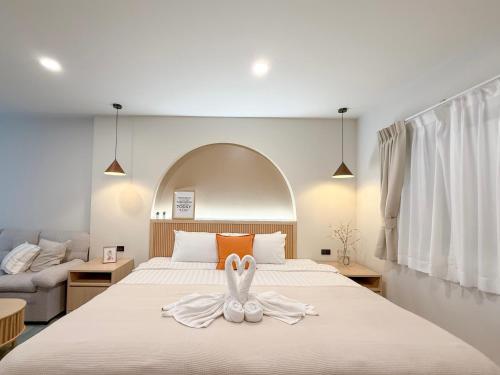 abundant eco hostel