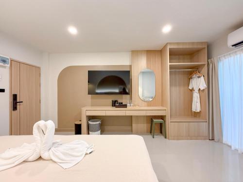 abundant eco hostel