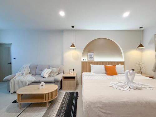 abundant eco hostel