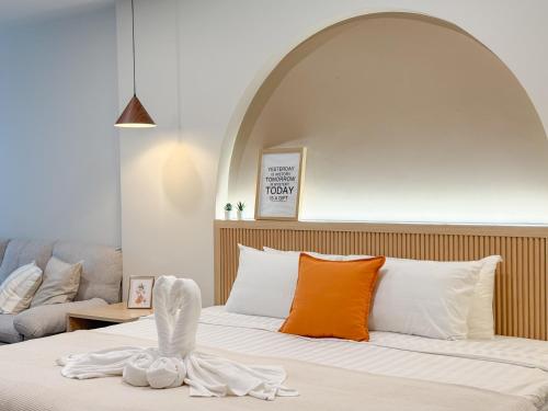 abundant eco hostel