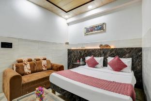 mauryan express hotel dabri janakpuri
