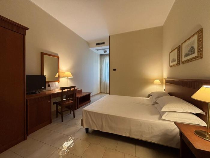 naples park hotel