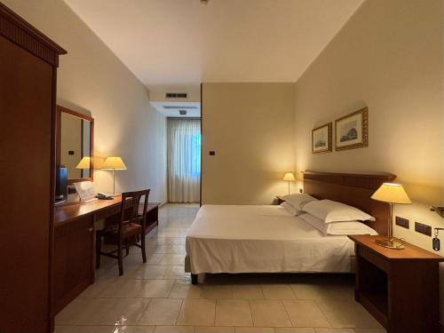 naples park hotel