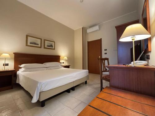 naples park hotel