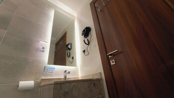 al awtad united 4 hotel al rawda