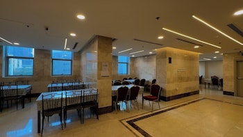 al awtad united 4 hotel al rawda