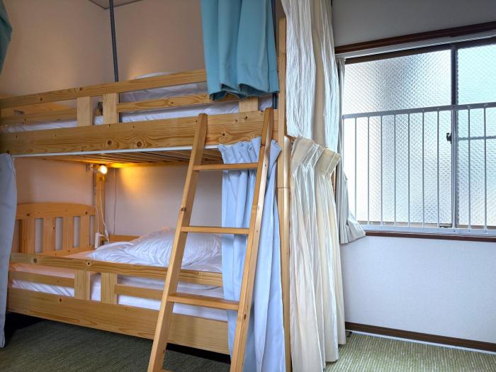 hook house stay