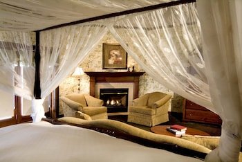 Carlisle Inn Sugarcreek,New Philadelphia>>Dover,3 star