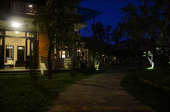 hoi an red frangipani villa