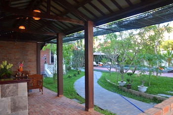 hoi an red frangipani villa