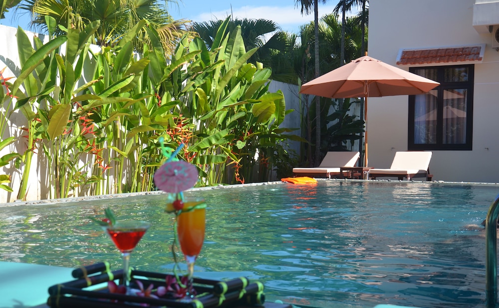 hoi an red frangipani villa