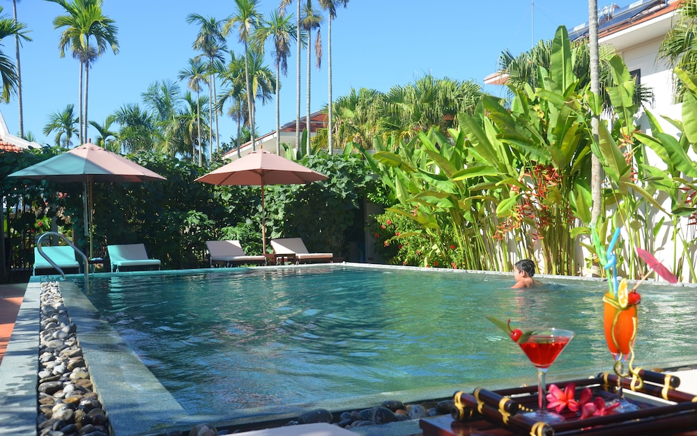 hoi an red frangipani villa