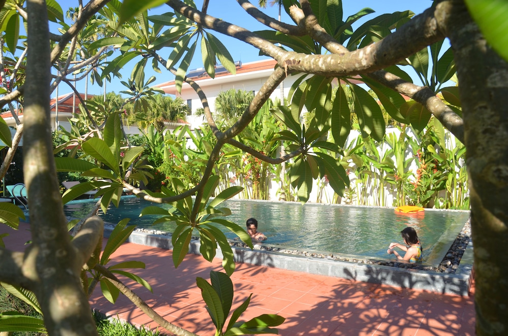 hoi an red frangipani villa