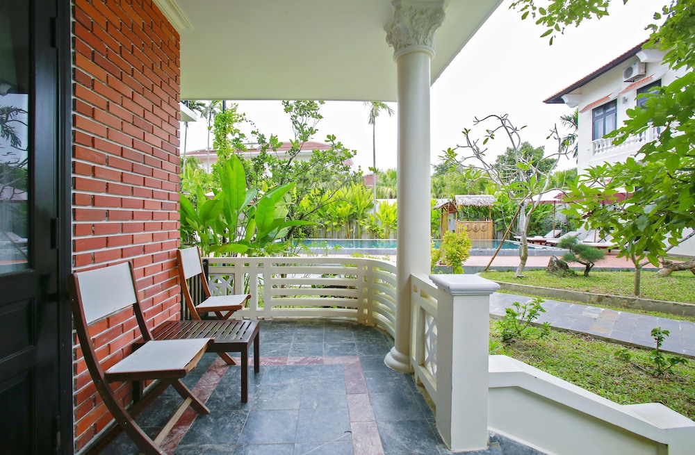 hoi an red frangipani villa