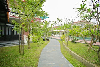 hoi an red frangipani villa