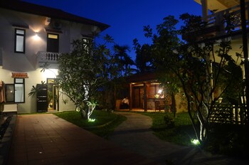 hoi an red frangipani villa
