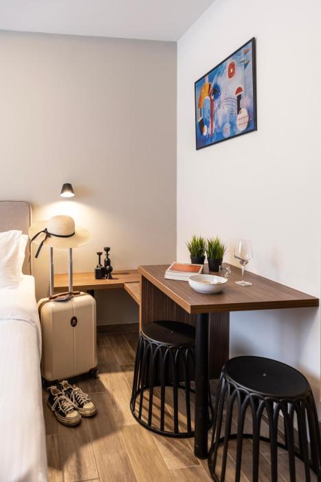 domios suites athens