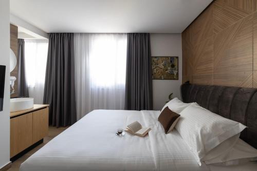domios suites athens
