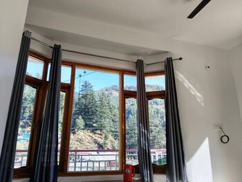 Barot Palace,,2 star