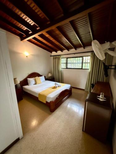 hotel balcones de malibu