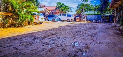 oasis guest house voi