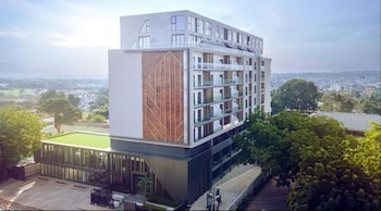 Peravi Suites At The Lennox,,5 star