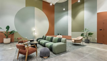 Sentral Forme Houston,,5 star