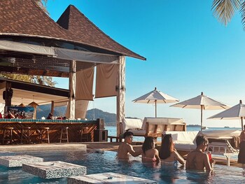 miracle beachclub lux sunbedandfree credit