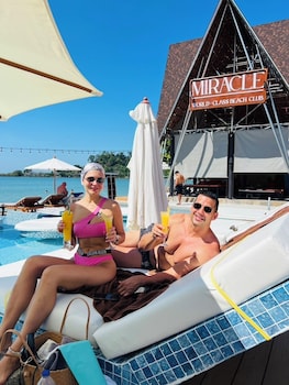 miracle beachclub lux sunbedandfree credit