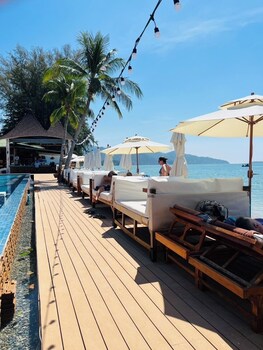 miracle beachclub lux sunbedandfree credit