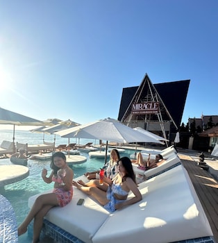 miracle beachclub lux sunbedandfree credit