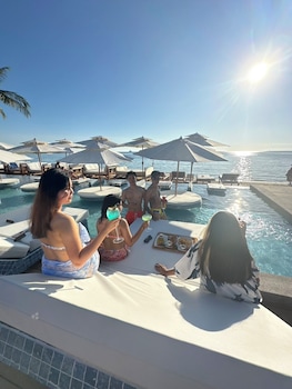 miracle beachclub lux sunbedandfree credit