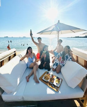 miracle beachclub lux sunbedandfree credit