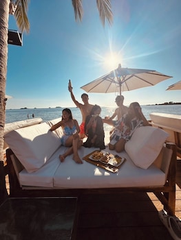 miracle beachclub lux sunbedandfree credit