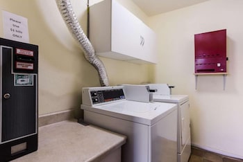 Urban Inn & Suites,,2 star