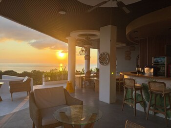 the siren resort