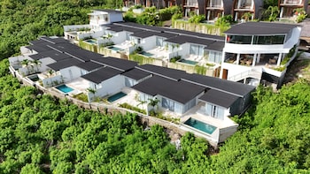 the siren resort