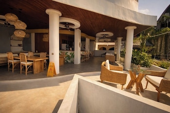 the siren resort