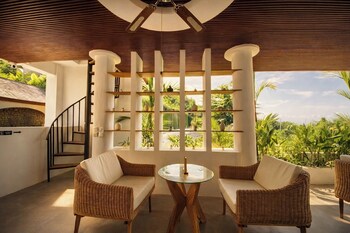 the siren resort