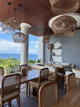 the siren resort