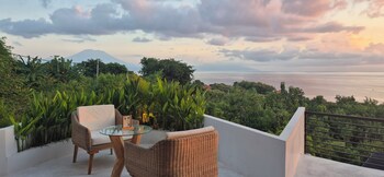 the siren resort