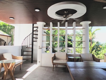 the siren resort