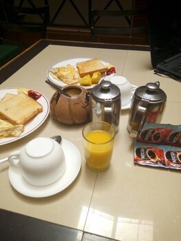 Maghonyi Hotel Voi,,3 star