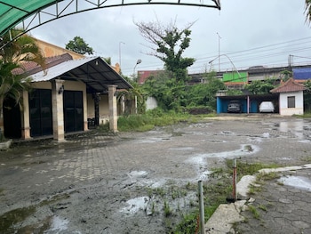 oyo 95141 tanjung mas hotel