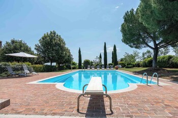 villa tiberini wine relais